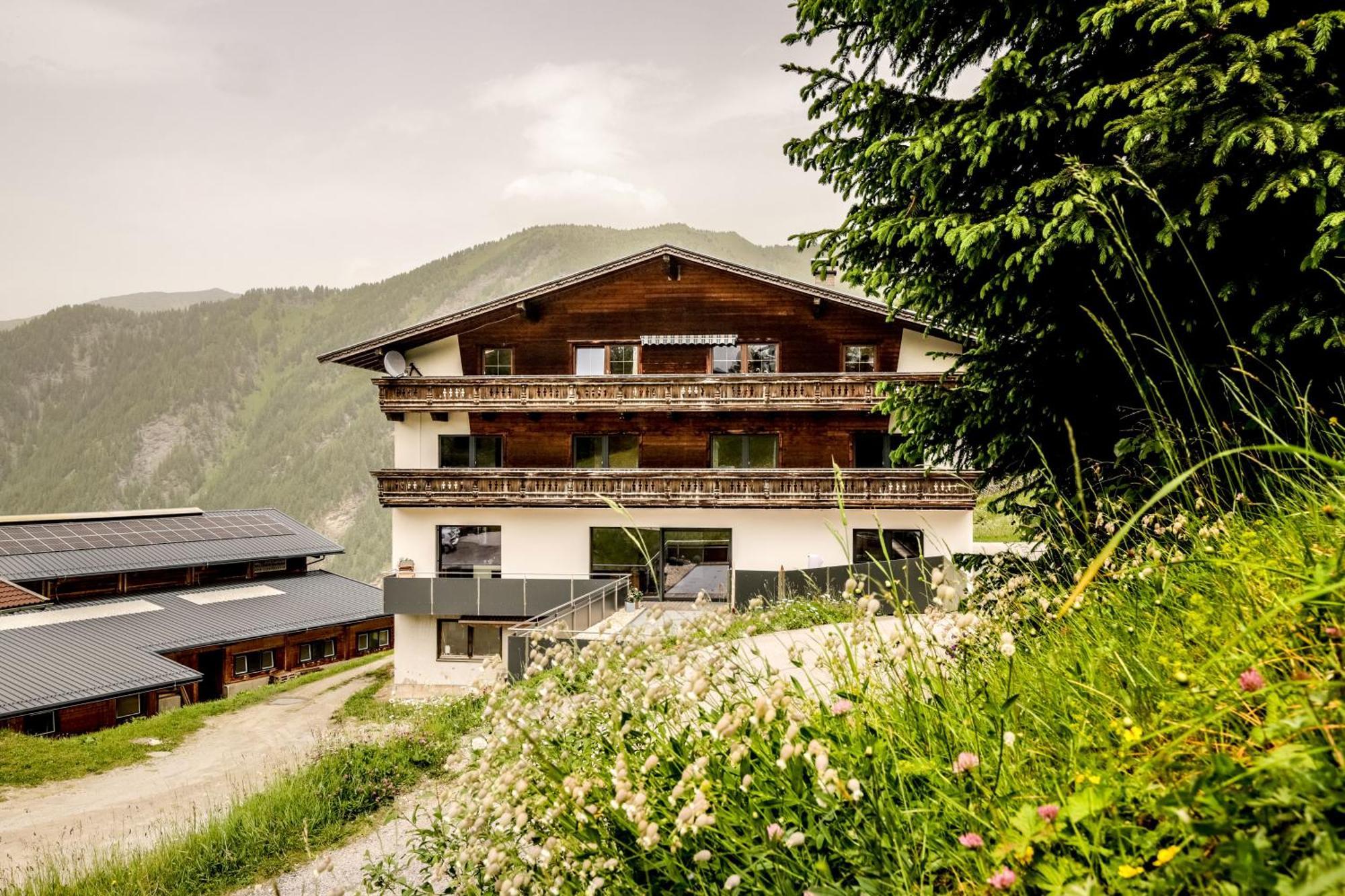Wolf Apartments Padaun Vals 外观 照片